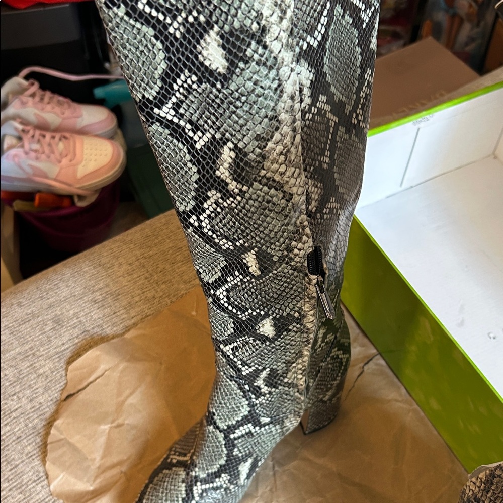 Sam Edelman - Picture 3 of 16